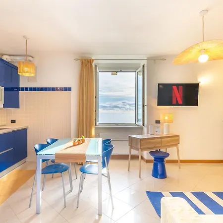 Indaco Sul Mare Fronte Mare/ Passeggiata Apartment *