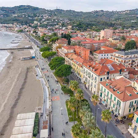 Apartment Indaco Sul Mare Fronte Mare/ Passeggiata Diano Marina