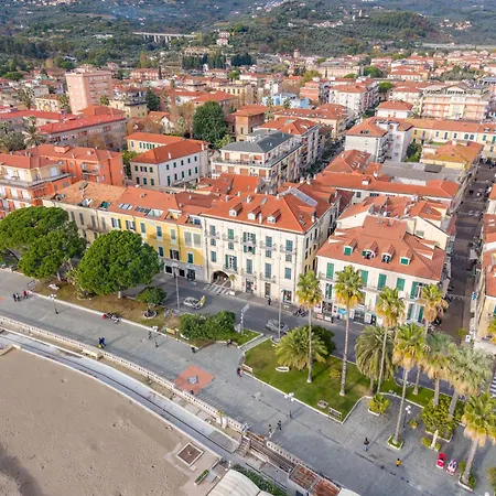 Indaco Sul Mare Fronte Mare/ Passeggiata Apartment *